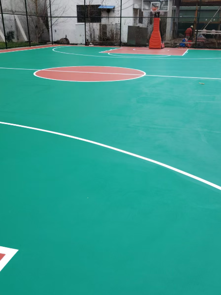 林芝 球场长期使用易出现地面开裂